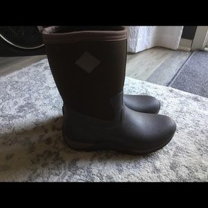 Muck boots
